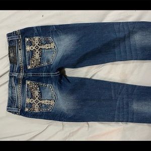 Miss me skinny jeans size 27 in womens. No holes or tears. Great condition